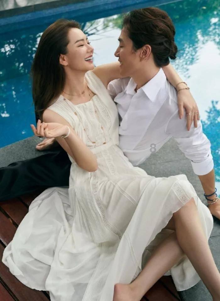 度假的时尚女孩